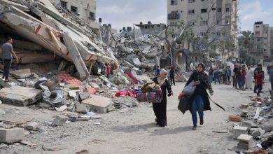 صورة “كيف سأعانقك بلا ذراعين؟”.. صورة طفل فلسطيني في غزة تفوز بجائزة عالمية