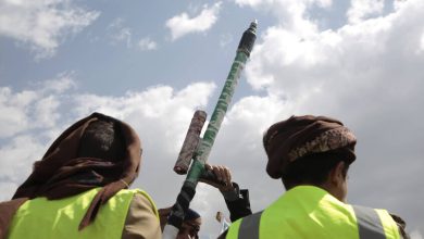 صورة الحوثيون يعلنون استهداف حاملتي الطائرات “ترومان” و”فينسون” وإسقاط طائرة أمريكية مسيرة