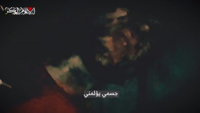 صورة القسام تنشر مشاهد لعملية إنقاذ أسرى إسرائيليين من نفق قصفه الاحتلال
