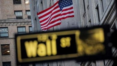 صورة رسوم ترامب الجمركية تهوي بالعقود الآجلة في «وول ستريت» 3.1%