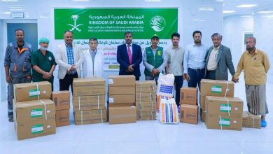 صورة «سلمان للإغاثة» يسلم الدفعة الرابعة من محاليل ومستلزمات الاستصفاء الدموي لمرضى الكلى في حضرموت