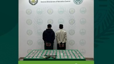 صورة القبض على شخصين بمنطقة القصيم لترويجهما مادة الحشيش وأقراصًا خاضعة لتنظيم التداول الطبي