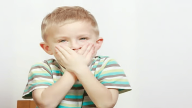 صورة مختصة تحذر من مخاطر التدليل الزائد على الأطفال