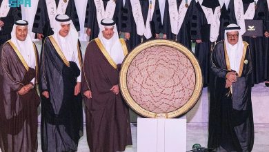 صورة محافظ الأحساء يرعى حفل تخريج الدفعة الأولى من كلية الموسى للعلوم الصحية