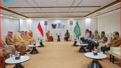 صورة وزير الصناعة يناقش الفرص المشتركة في قطاعي الصناعة والتعدين مع مسؤولين حكوميين في إندونيسيا
