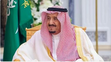 صورة خادم الحرمين يوافق على منح ميدالية الاستحقاق من الدرجة الثالثة لـ304 مواطنين ومواطنات لتبرعهم بالدم عشر مرات
