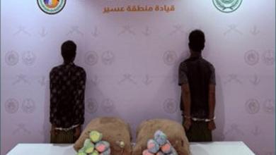 صورة حرس الحدود بجازان يقبض على مخالفين لتهريبهما 126 كيلوجرامًا من القات