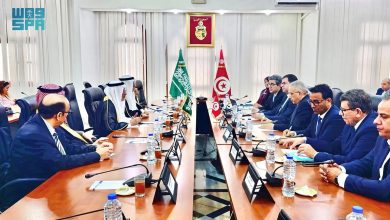 صورة الدكتور الربيعة يلتقي عددًا من المسؤولين في القطاع الصحي التونسي