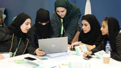صورة رؤية المملكة 2030.. نسبة مشاركة النساء في سوق العمل ترتفع إلى 36٪ بنهاية 2024