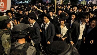 صورة آلاف الإسرائيليين يتظاهرون في القدس للمطالبة بتجنيد “الحريديم”