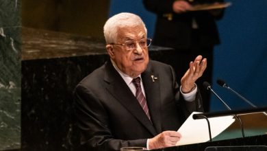 صورة الرئيس عباس: بوتين تبرع لنا بـ30 ألف طن من القمح وسيتم تحويلها إلى غزة