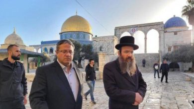 صورة بن غفير يقتحم الأقصى برفقة عشرات المستوطنين