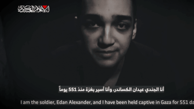 صورة محتجز إسرائيلي أمريكي بغزة لترامب: لماذا وقعت ضحية لأكاذيب نتنياهو؟ (فيديو)