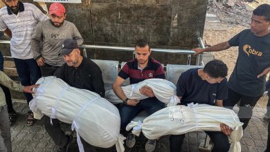 صورة ارتفاع حصيلة مجزرة الاحتلال في مدرسة تؤوي نازحين بمدينة غزة إلى 36 شهيدا