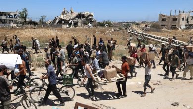 صورة الأونروا: جياع بغزة أُجبروا على الزحف وسط إطلاق نار إسرائيلي كثيف