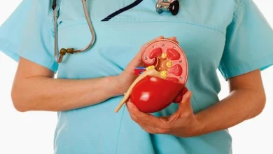 صورة يفعلها كثيرون.. جمال شعبان يحذر من عادة تدمر الكلي وتسبب الجلطات