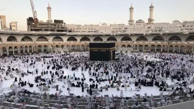صورة ما يجب فعله على المحرم إذا ارتكب محظورًا قبل قص الشَّعْر في العمرة
