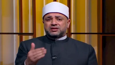 صورة أيمن أبو عمر: النبي ﷺ علّمنا أن نحكم بالظاهر ونجعل الباطن لله وحده