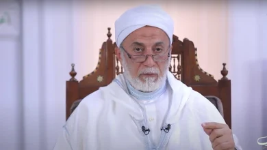صورة يسري جبر يوضح حكم الدعاء بقول: «اللهم بحق نبيك» والرد على شبهة المنع