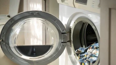 صورة علماء يكشفون مخاطر غسل الزي الطبي في المنازل