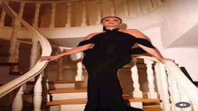 صورة ياسمين عبد العزيز تخطف الأنظار بالأسود الملكي.. كيف اختارت إطلالتها؟ (
