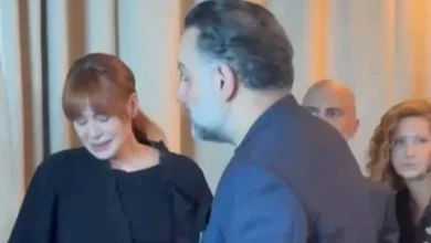 صورة بالصور- انهيار كارول سماحة في عزاء زوجها بـ لبنان