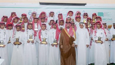 صورة بن شويل يشهد حفل تخريج طلاب ثانوية البرزة  أخبار السعودية