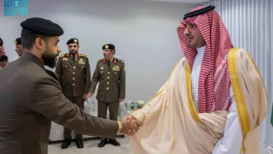 صورة عبدالعزيز بن سعود يلتقي مدير عام مكافحة المخدرات في منطقة مكة المكرمة  أخبار السعودية