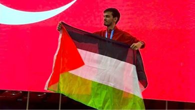 صورة بطل أوروبا التركي يرمي ميداليته في النيل رفضا لعقوبة بسبب فلسطين (شاهد)