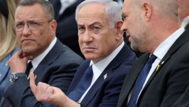صورة نتنياهو يوجه وفد التفاوض الإسرائيلي للبقاء في الدوحة “بصلاحيات محدودة”