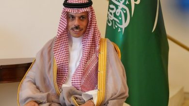 صورة وزير الخارجية السعودي يصل إلى مدريد للمشاركة في الاجتماع الموسع حول غزة