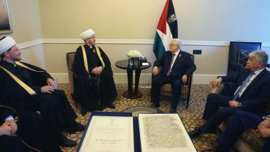 صورة الرئيس عباس يستقبل مفتي روسيا