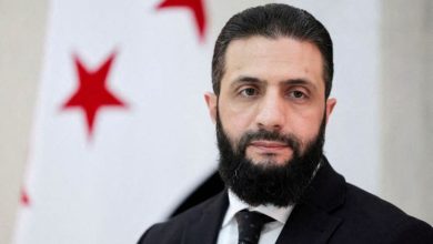 صورة والد الشرع للإسرائيليين: سنقاتلكم بأظافرنا
