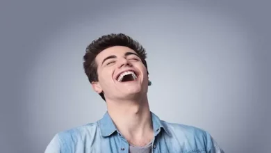 صورة تلاحظها أثناء الضحك أو التحدث.. 3 علامات تستدعي زيارة الطبيب فورا