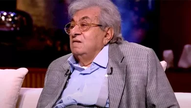 صورة فاروق فلوكس: تركت عزاء والدتي من أجل مسرحية “سنة مع الشغل اللذيذ”