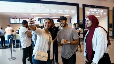 صورة بالصور| مينا مسعود يشاهد “في عز الضهر” مع الجمهور بالقاهرة
