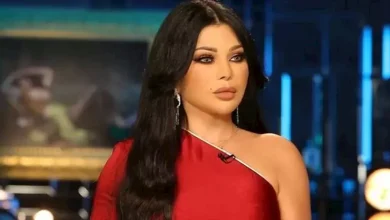 صورة هيفاء وهبي تتعرض لموقف محرج وتنجو من السقوط على الأرض