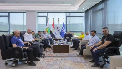 صورة أبوريدة يجتمع بالجهاز الفني لمناقشة استعدادات كأس العرب
