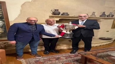 صورة احتفالات الزمالك بالكأس تنتقل إلى منزل حسين لبيب