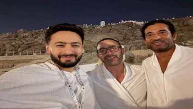 صورة أخواتي وحبايبي.. حمادة هلال ينشر صورًا بصحبة السقا وسعد أثناء تأدية من