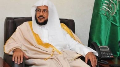 صورة آل الشيخ يوجّه بتقليص الأوقات بين الأذان والإقامة في مساجد مكة  أخبار السعودية