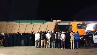 صورة ضبط 3 مواطنين لنقلهم 108 وافدين مخالفين لأنظمة وتعليمات الحج  أخبار السعودية