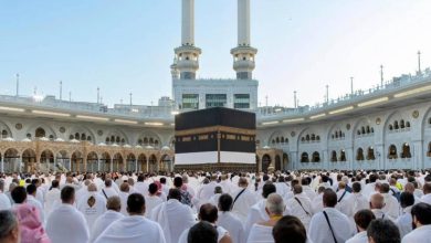 صورة خطيب المسجد الحرام: اجتمع عيدان اليوم.. فمن شهد العيد سقطت عنه الجمعة  أخبار السعودية