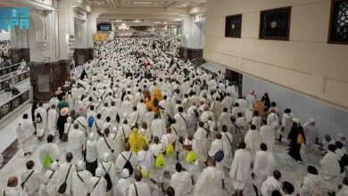 صورة خطيب المسجد الحرام: احذروا إيذاء المسلمين.. ولا تزعجوا الحجاج بكثرة الصخب  أخبار السعودية