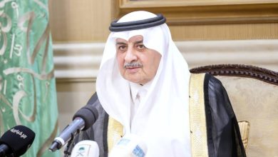 صورة أمير تبوك خلال تكريمه المشاركين في أعمال الحج: جهودكم المخلصة محل فخر واعتزاز  أخبار السعودية