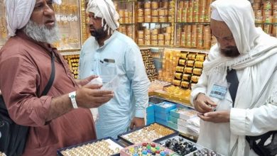 صورة السُبحة والسجادة أغلى هدية من أطهر البقاع  أخبار السعودية