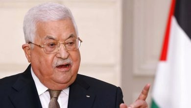 صورة الرئيس الفلسطيني يجري تعديلًا وزاريًا على الحكومة