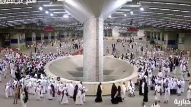 صورة للوقاية من الإجهاد الحراري.. الفرق الصحية في منشأة الجمرات توزّع أظرفًا مثلّجة على ضيوف الرحمن