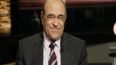 صورة مستشار مبارك يقارن بين زلزالين سياسيين هزا الوطن العربي والعالم ..