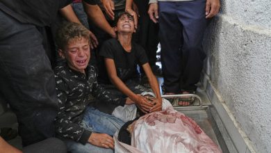 صورة حكومة غزة: الاحتلال ارتكب 59 مجزرة خلال 100 ساعة أدت لسقوط 288 شهيدا بينهم ضحايا من طالبي المساعدات